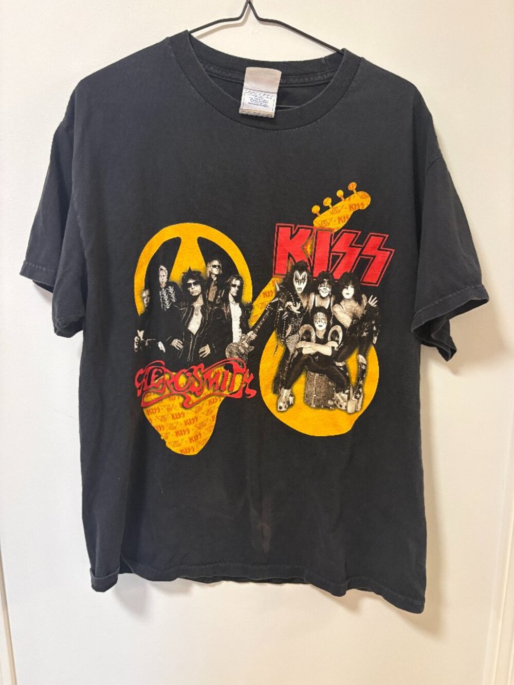 RARE! VINTAGE Aerosmith Kiss Tour Shirt Black Size L 2004 Thrashed Condition